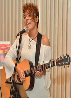 Pranati performs at Gallery Cafe