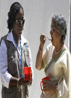 Wives of G8 leaders in Rome