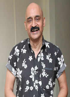 Baaski during a musical night