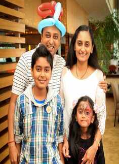 Aravind,Anitha, Amit and Manya during Father&rsquo;s Day