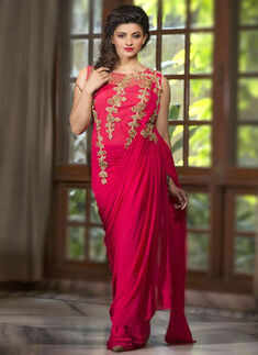 Models showcase designer Shalini Chauhan&rsquo;s new collection