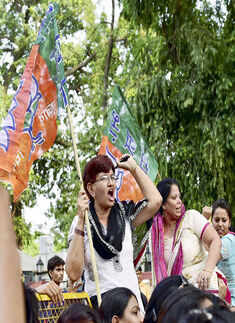 Delhi Bharatiya Janata Party (BJP) Mahila Morcha workers protest
