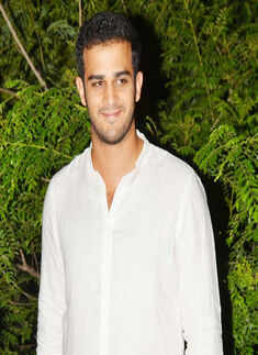 Arkesh Singh Deo clicked at Sherry Jhaveri&rsquo;s fundraiser
