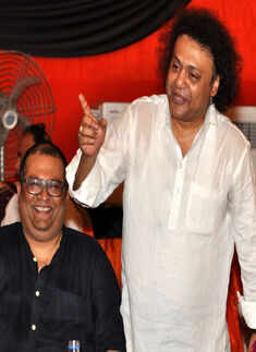 Aniruddha Roy Chowdhury and Pt Tanmoy Bose get clicked