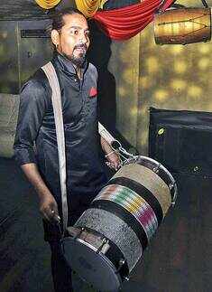 This dholwala kept all the guests on their feet