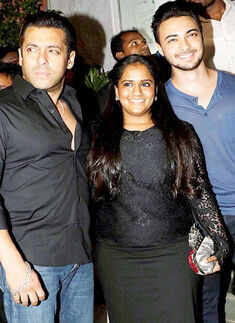 Salman Khan with Arpita Khan and Aayush Sharma