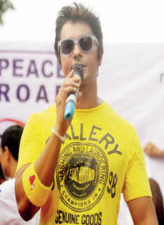 Emcee Maddy during the Raahgiri Day