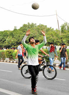 Participants during the Raahgiri Day