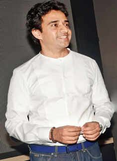 Golf lovers enjoy tournament