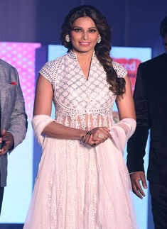 Bipasha @ Beauty Clinic Launch
