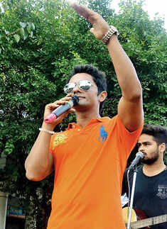 Emcee Maddy during the Raahgiri