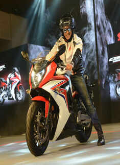 Akshay, Taapsee @ Launch event