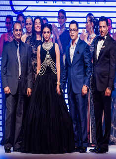 Aditi Rao Hydari and Madhur Bhandarkar showcase a creation