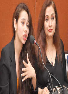 Salma Agha with her daughter Shasha Agha