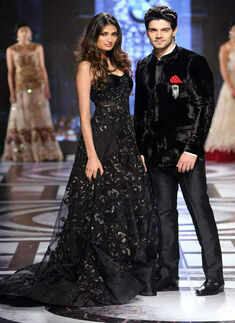 BIBFW '15: Day 2: Falguni & Shane Peacock