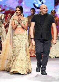 Lisa Haydon and Tarun Tahiliani