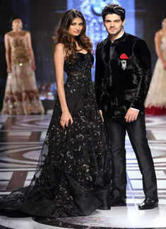 BIBFW '15: Day 2: Falguni & Shane Peacock