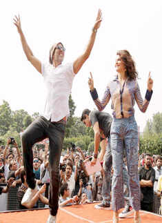 Bollywood actor Akshay Kumar and actress Jacqueline Fernandez