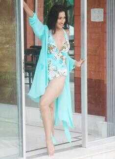 On the sets of 'Bristir Chhayachobi'