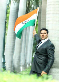 Celebs in I-Day spirit