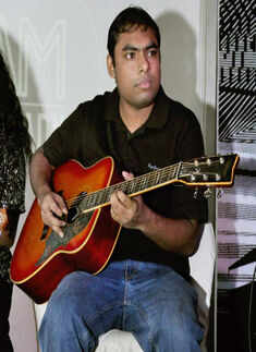 Arinjoy performs at the Jamsteady party