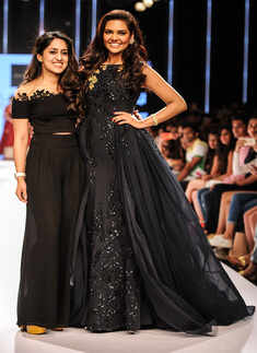 Esha Gupta walks the ramp