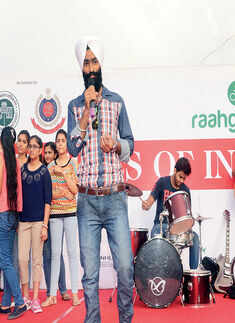 Members of the Hansdhwani Music Academy during Raahgiri Day