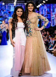 Kriti Sanon poses with designer