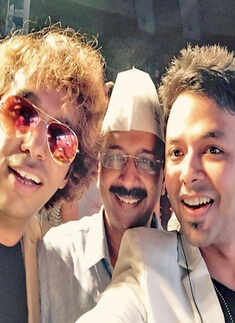 Salman and Zaman Khan take a selfie with Arvind Kejriwal