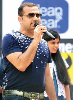 Emcee Madhukar during the Clean & Clear Delhi Times Fresh Face 2015 auditions