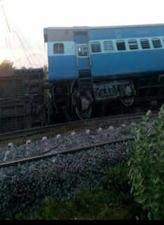 38 passengers injured in train accident