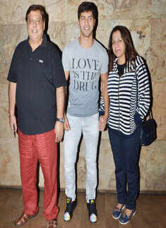 Welcome Back: Premiere