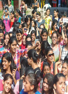 Crowd during the Clean & Clear Delhi Times Fresh Face 2015 auditions