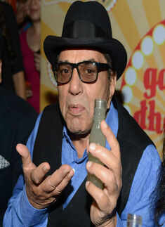 Dharamendra inaugurates 'Garam Dharam' eatery