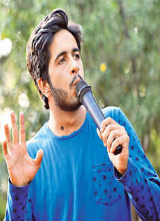 Emcee Sanyam during the Raahgiri Day celebrations