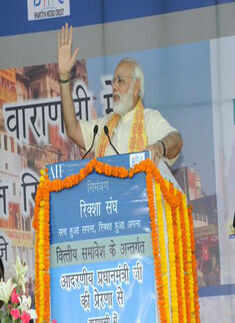 Narendra Modi visits Varanasi
