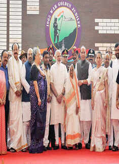 Narendra Modi poses with Union Ministers