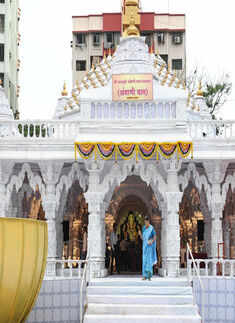 ​Celebrations during the Utsav Moorti