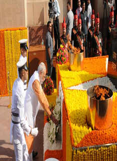 PM Modi pays homage to war martyrs