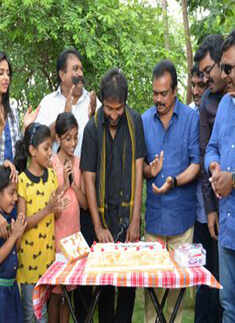 Sreenu Vaitla celebrates birthday