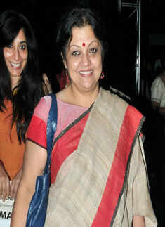 Chandhana Chakravarthy arrives