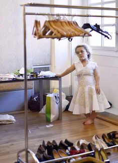 A model gets ready prior to the 'National Dwarf Fashion Show