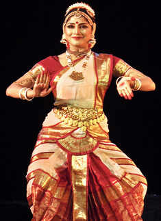 Nari Rupen O Sangachita