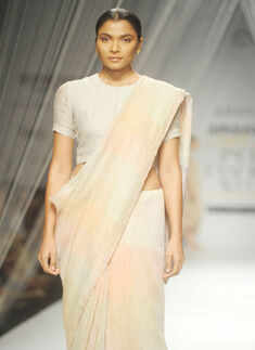 Hemangi Parte sashays down the ramp
