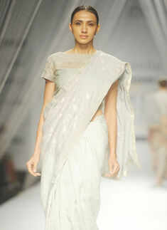 AIFW SS '16: Day 1: Anavila