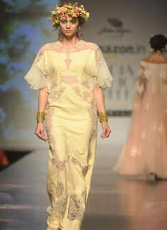 AIFW SS '16: Day 4: Paras & Shalini