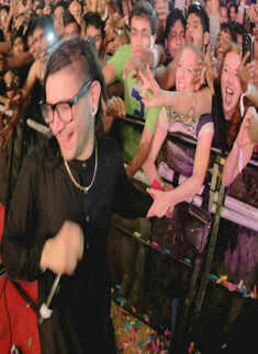 Skrillex plays EDM beats