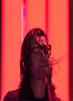 Skrillex plays EDM beats