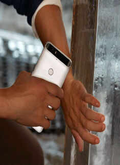 Google launches Nexus 5X, 6P in India