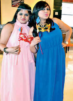 Fashionistas @ Masquerade party
